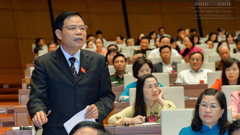 Bộ trưởng Bộ Nông nghiệp và phát triển nông thôn Nguyễn Xuân Cường giải trình ý kiến đại biểu Quốc hội.