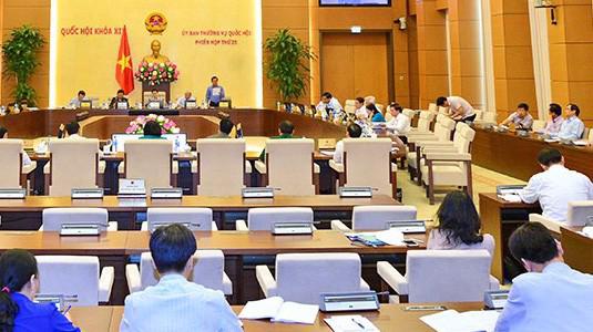 Mở đầu phiên họp thứ 25, sáng 11/7 Uỷ ban Thường vụ Quốc hội đã cho ý kiến về dự thảo Luật Cảnh sát biển Việt Nam.