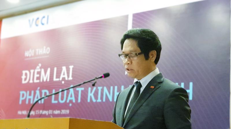 Chủ tịch VCCI Vũ Tiến Lộc phát biểu khai mạc hội thảo. 