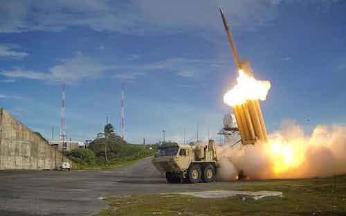 Hệ thống phòng thủ tên lửa THAAD - Ảnh: Reuters.