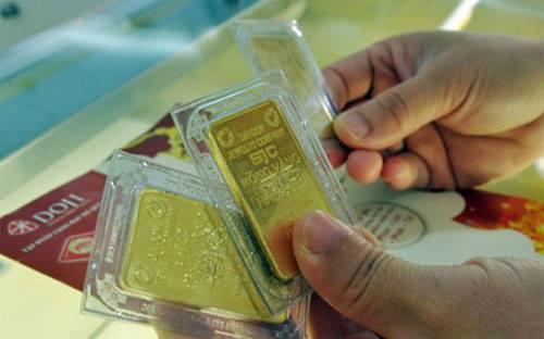 Từ đầu tuần đến nay, giá vàng miếng đã giảm khoảng 250.000 đồng/lượng do sức ép giảm của giá vàng thế giới.