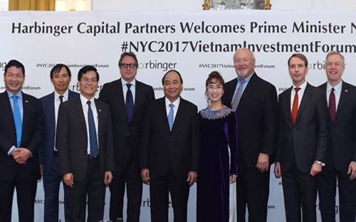 Thủ tướng Nguyễn Xuân Phúc tại tọa đàm bàn tròn về hợp tác đầu tư Việt - Mỹ ngày 30/5.<br>