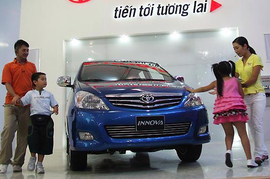 Các loại xe đa dụng 6-9 chỗ ngồi như Toyota Innova đang rất được ưa chuộng tại Việt Nam - Ảnh: Đức Thọ.
