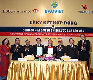 Sau hai năm kể từ ngày ký thỏa thuận với đối tác chiến lược, Bảo Việt là trường hợp đầu tiên trong số các tập đoàn, tổng công ty nhà nước cổ phần hóa có thay đổi trong cơ cấu cổ đông lớn.