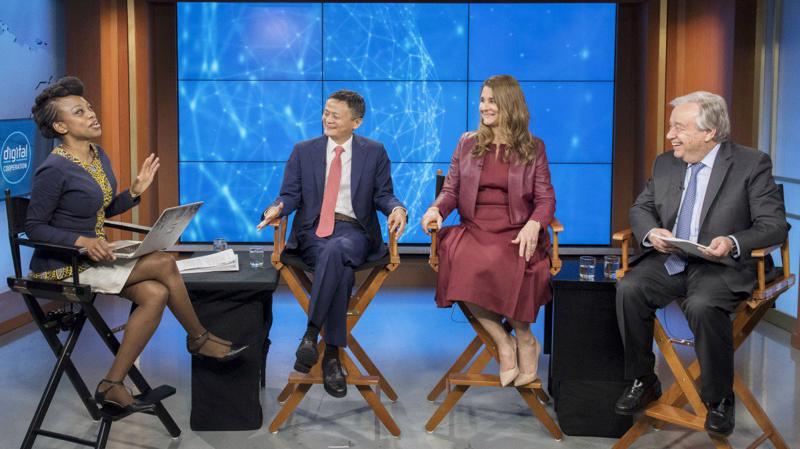 Từ trái sang phải: người dẫn chương trình Femi Oke, Jack Ma, Melinda Gates và Tổng thư ký Liên Hợp Quốc António Guterres trong cuộc thảo luận được phát trực tiếp tại trụ sở của Liên Hợp Quốc - Ảnh: AP.