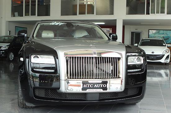 Chiếc Rolls-Royce Ghost có mặt tại showroom ôtô HTC Hà Nội - Ảnh: Bobi.