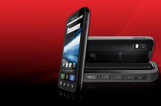 Atrix 4G của Motorola kèm bàn phím được xem là một trong những smartphone có tốc độ xử lý nhanh nhất thế giới.