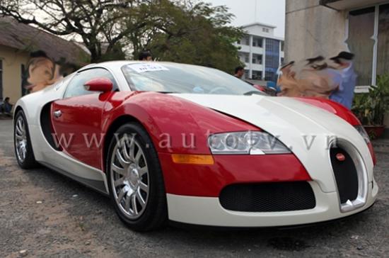 Siêu xe Bugatti Veyron tại Việt Nam đang gây sốt trên nhiều diễn đàn xe hơi thế giới - Ảnh: Autotv.