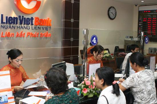 Bên cạnh các thành viên chuyển đối, sau khoảng chục năm, Việt Nam mới có thêm ngân hàng được thành lập mới trong năm 2008, gồm LienVietBank, TienPhongBank và BaoVietBank.