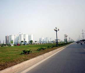 Thành phố Hà Nội đã coi việc đấu giá quyền sử dụng đất là nhiệm vụ trọng tâm của năm 2007 - Ảnh: Việt Tuấn.