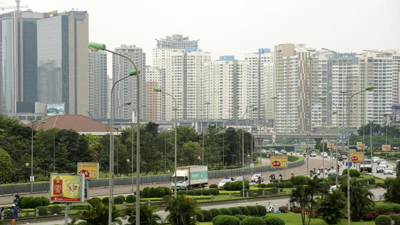 Khu vực trung tâm Hà Nội hiện có quá nhiều nhà chung cư cao tầng.