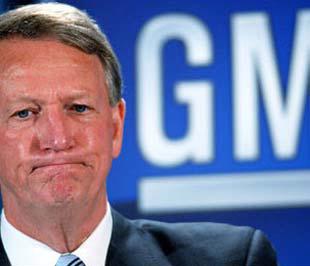 Nắm giữ vị trí giám đốc điều hành (CEO) của GM từ năm 2000, ông Rick Wagoner sẽ từ chức trong bối cảnh toàn ngành công nghiệp ôtô thế giới đang phải đương đầu khủng hoảng, với doanh số của gần như mọi hãng xe sụt giảm nghiêm trọng dưới tác động của suy thoái kinh tế toàn cầu.
