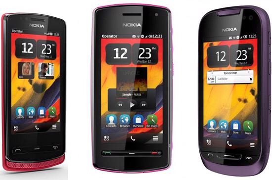 Từ trái qua: Nokia 700, Nokia 600 và Nokia 701.