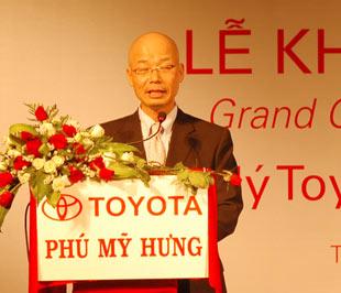 Tổng giám đốc Toyota Việt Nam, ông Akito Tachibana, khai trương Toyota Phú Mỹ Hưng.