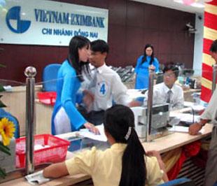 Giao dịch tại một chi nhánh của Eximbank.