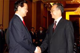 Thủ tướng Ôn Gia Bảo nhiệt liệt hoan nghênh chuyến thăm của Thủ tướng Nguyễn Tấn Dũng.