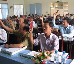 Một phiên họp của Hội đồng Nhân dân quận 8, Tp.HCM vào tháng 12/2007.