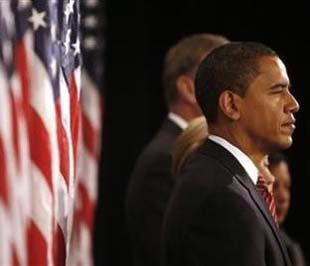 Tổng thống mới đắc cử Barack Obama trong buổi công bố lựa chọn bà Hillary Clinton vào vị trí Bộ trưởng Bộ Ngoại giao hôm 1/12/2008 - Ảnh: Reuters.