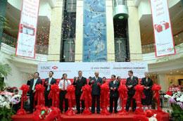 Lễ khai trương một chi nhánh ngân hàng của HSBC tại Việt Nam.