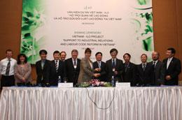 Lễ ký kết văn kiện dự án Quan hệ lao động Việt Nam – ILO. 