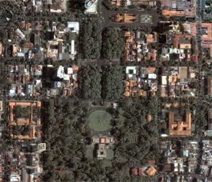 Khu vực xung quanh Hội trường Thống Nhất nhìn từ trên cao - Ảnh: Google Maps.