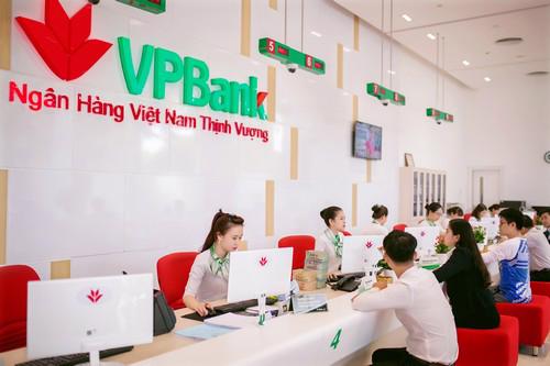 Tổng huy động của VPBank bao gồm tiền gửi từ khách hàng và phát hành 
giấy tờ có giá trong quý 3 đạt 192.065 tỷ đồng, tăng 11% so với cuối năm
 2016.