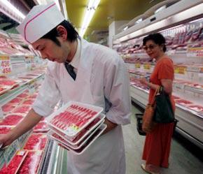 Tháng 12/2003, Hàn Quốc đóng cửa thị trường đối với mọi sản phẩm thịt bò nhập khẩu từ Mỹ sau vụ bùng nổ dịch bò điên ở Mỹ.