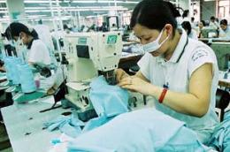 Doanh nghiệp thuộc các ngành dệt may, da giày có nhu cầu lớn về lao động nữ.