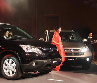 Mẫu xe Honda CR-V được điều chỉnh giảm từ 52.000 USD/chiếc xuống còn 49.700 USD/chiếc - Ảnh: Đức Thọ.