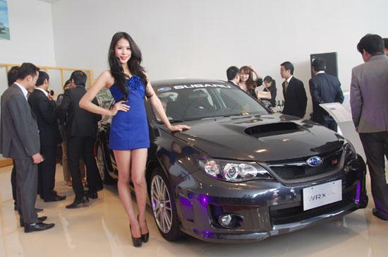 Mẫu xe đa dụng Subaru Outback đã từng nhận giải thưởng "Xe có thiết kế đẹp nhất năm 2010" sẽ đến với khách hàng khu vực Bắc Bộ.