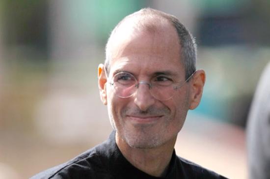 Steve Jobs là một trong số ít những CEO nhận lương 1 USD.