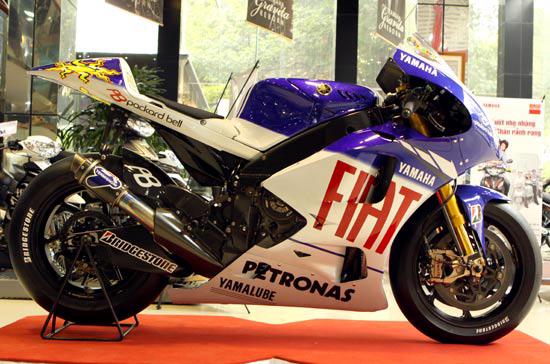 Yamaha YZR – M1 đưa Valentino Rossi lên đỉnh mùa giải MotoGP 2009 - Ảnh: Bobi