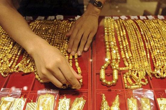 Thị trường vàng đã trở nên trầm lắng cả về giá và giao dịch kể từ sau khi Chính phủ tuyên bố chủ trương sẽ cấm kinh doanh vàng miếng trên thị trường tự do.