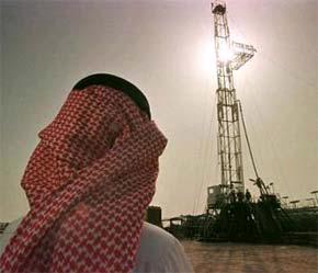 Arabia Saudi hiện sản xuất khoảng 8 -10 triệu thùng dầu/ngày và chiếm 1/4 trữ lượng dầu mỏ đã được phát hiện của thế giới.