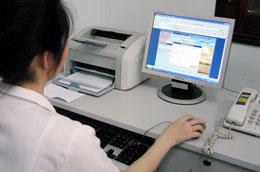 Các công ty chứng khoán chưa nộp hồ sơ đăng ký có cung cấp dịch vụ giao dịch chứng khoán trực tuyến cho nhà đầu tư phải thực hiện nộp hồ sơ trước 30/9/2010.