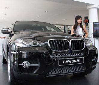 BMW X6 ra mắt ngay dịp khai trương showroom Hà Nội của Euro Auto - Ảnh: Đức Thọ