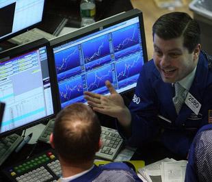 Trong tuần, chỉ số Dow Jones tăng 4,41%, chỉ số S&P 500 tiến thêm 5,89% và chỉ số Nasdaq lên 1,15% - Ảnh: Getty Images.