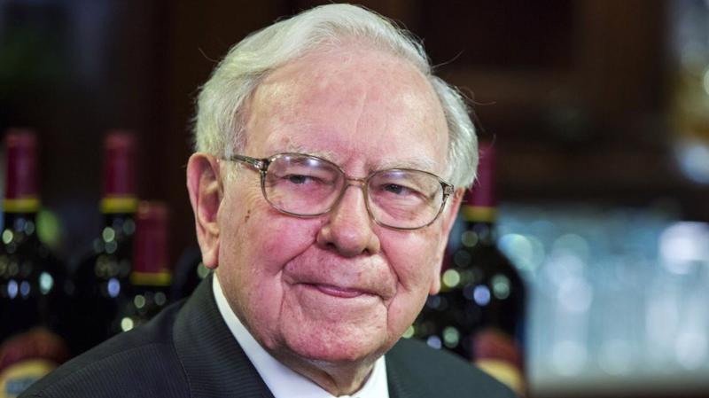 Tỷ phú Warren Buffett có bằng Đại học Columbia - Ảnh: Reuters.