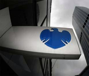 Một biển hiệu của Barclays tại London (Anh) - Ảnh: Reuters.