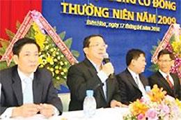 Hội đồng quản trị của một ngân hàng trong cuộc họp đại hội đồng cổ đông - Ảnh: Lê Toàn.