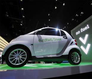 Một mẫu xe hơi nhỏ chạy điện tại triển lãm ôtô quốc tế Bắc Mỹ ở Detroit (Mỹ), khai mạc ngày 11/1 vừa qua.
