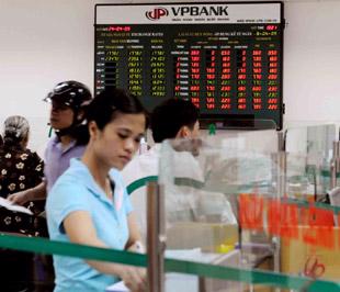 Tính đến ngày 23/4, dư nợ cho vay hỗ trợ lãi suất của nhóm ngân hàng thương mại cổ phần đạt 55.245 tỷ đồng - Ảnh: Quang Liên.
