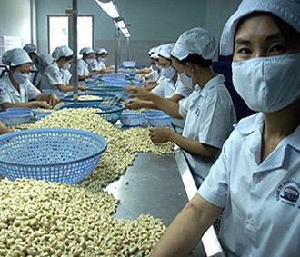 Trong năm tháng đầu năm nay, xuất khẩu của Việt Nam đạt xấp xỉ 23,4 tỷ USD trong khi nhập khẩu đạt 37,817 tỷ USD.
