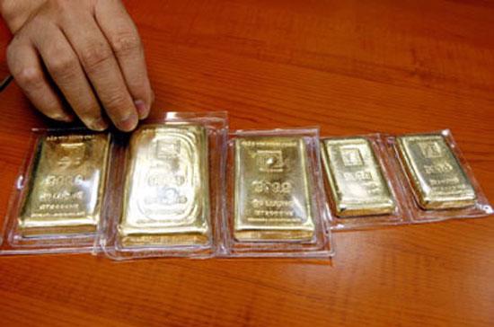 So với cuối tuần trước, giá vàng trong nước hiện đã nhích thêm 10.000-20.000 đồng mỗi lượng tùy thương hiệu. 
