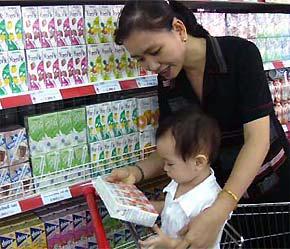Vinamilk đang giữ vị trí cao trong thị trường sữa Việt Nam - Ảnh: TT.
