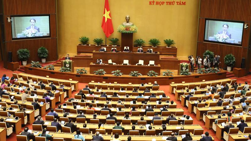 Quốc hội nghe báo cáo giải trình trước khi thông qua nghị quyết - Ảnh: Quang Phúc 