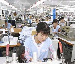 Tháng 1/2009, kim ngạch xuất khẩu của ngành dệt may Việt Nam chỉ đạt 550 triệu USD, giảm 33% so với cùng kỳ năm 2008, giảm 24% so với tháng 12/2008.