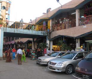 Một khu chợ ở thủ đô Dhaka (Bangladesh).