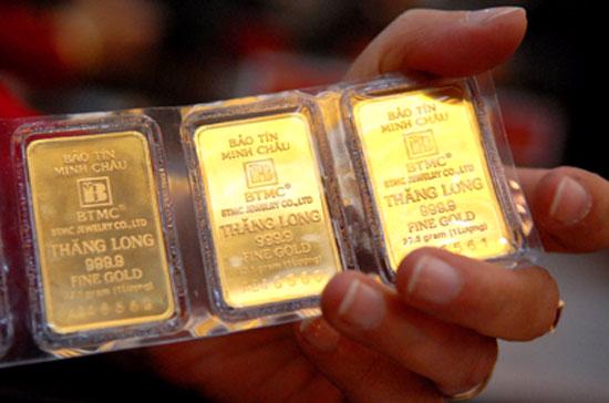 So với đầu giờ sáng, giá vàng đã tăng thêm trên 150.000 đồng mỗi lượng.