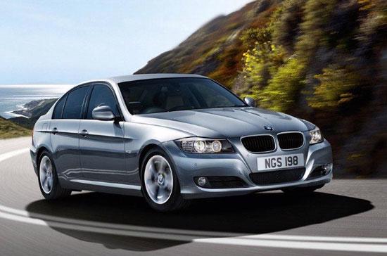 BMW 3 Series iEdition là phiên bản đầu tiên được tích hợp hệ thống điều khiển trung tâm iDrive thế hệ mới.